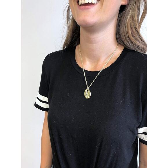 Sheila Fajl Milena Large Buzio Conch Shell Pendant Necklace in Gold Plated NEW - Picture 4 of 4